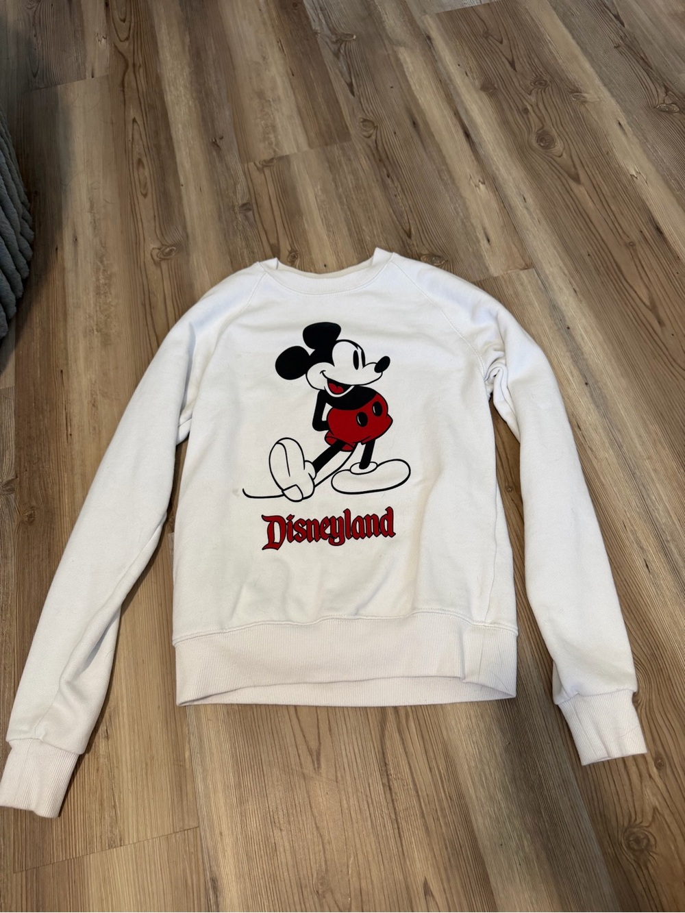 Disney White Crewneck Sweatshirt with Classic Mickey Tag